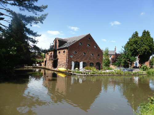 Warehouse, Trent and Mersey Canal