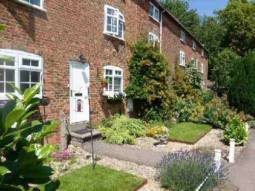 Cottages at Cavendish Bridge