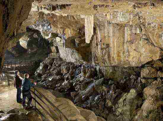 Poole's Cavern Visitors