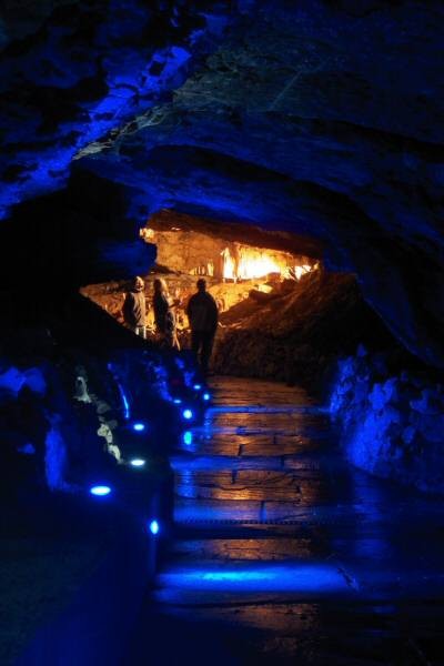 Poole's Cavern (copyright Poolle's Cavern)