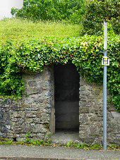 Stone Bus Shelter, Kniveton