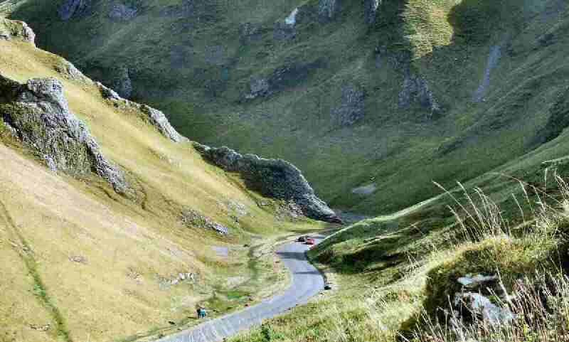 Winnats Pass, Castleton