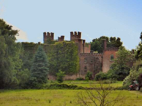 Bladon Castle, Newton Solney