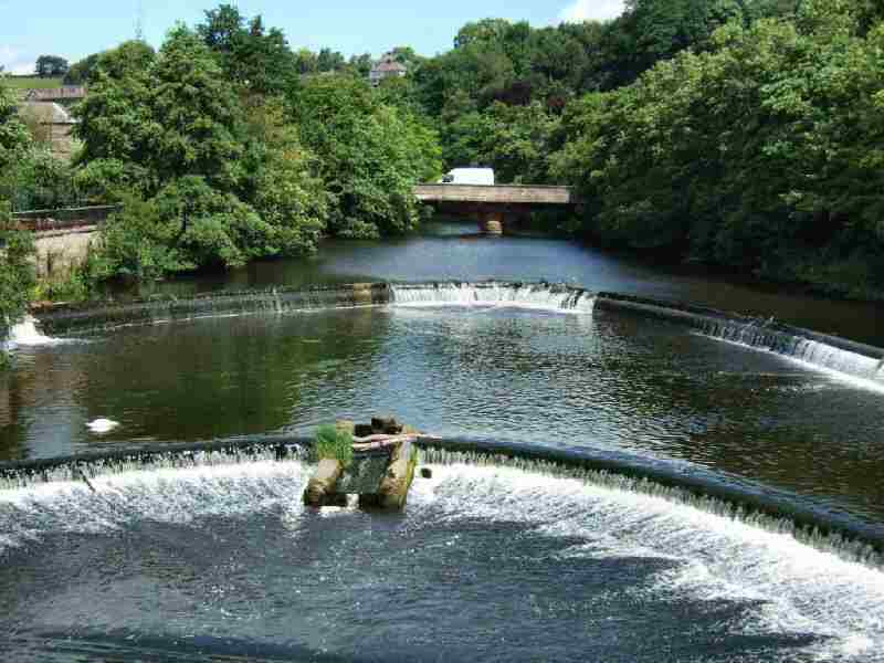 The double weir to the south of the bridge over the Derwent