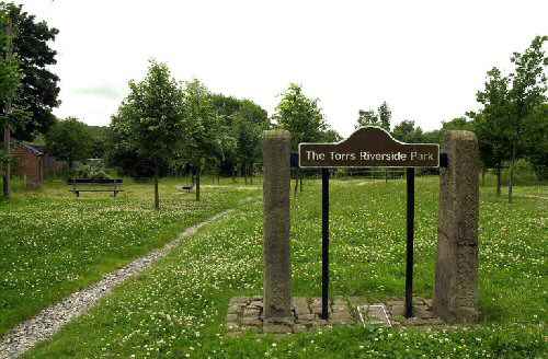 Torrs Riverside Park
