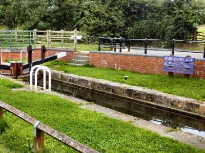 Wheeldon Mill Lock, Chesterfield Canal